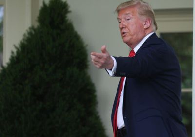 ترامب: الديمقراطيون لا يريدون إبرام صفقة بشأن جولة أخرى من حزم التحفيز