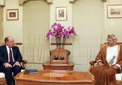 وزير خارجية عمان يستقبل وزير الدفاع البريطاني