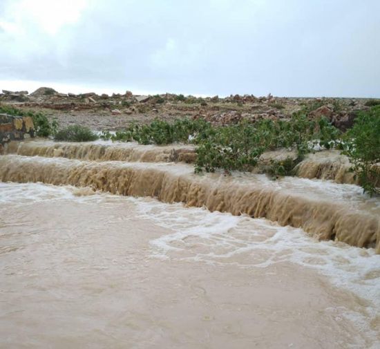 أمطار وسيول تضرب مديريات شبوة (صور)