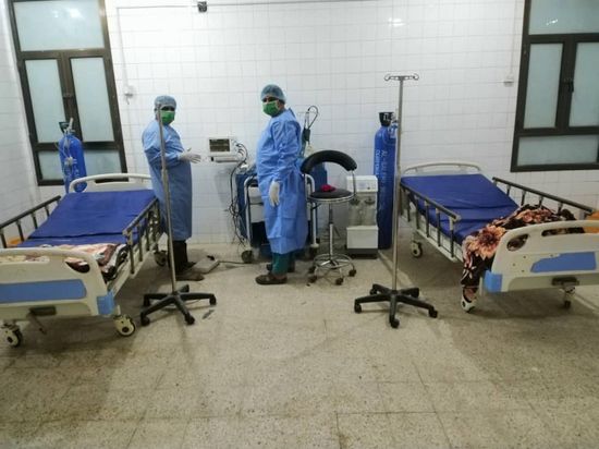 إضراب في مستشفى المصينعة بشبوة لصرف رواتب الأطباء