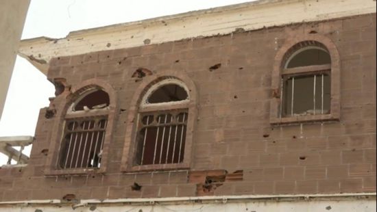 دمار منازل في التحيتا بقذائف مليشيا الحوثي (فيديو)