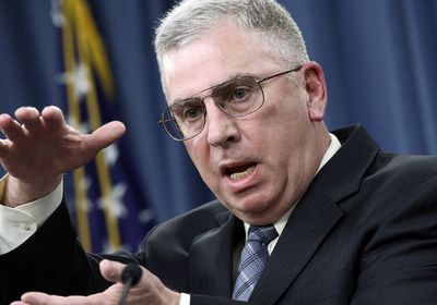 بحظره على إيران.. أمريكا تدعو لحرمان الحوثيين من السلاح