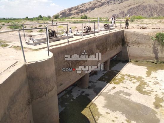 جسور دلتا أبين مهددة بالانهيار أمام السيول (صور)