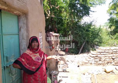 استغاثة لإنقاذها.. سيل يُحدث أضرارًا بمنزل أسرة في باتيس