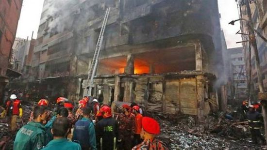 مقتل وإصابة 11 شخصًا في حريق مبنى بباكستان