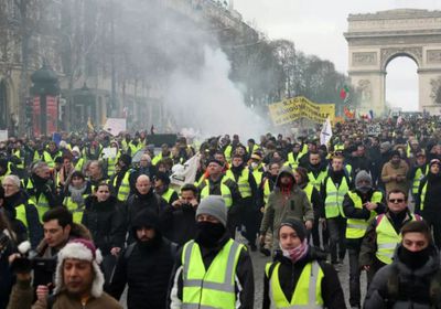 السترات الصفراء تعاود الظهور مجددًا في ساحات باريس