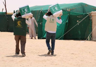 سلال غذائية لـ 1800 نازح ومتضرر بصعدة