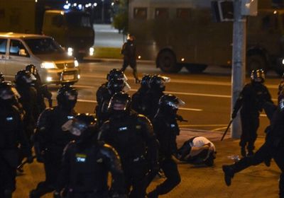 كولومبيا.. اشتباكات بين المحتجين والشرطة بسبب مقتل شخص