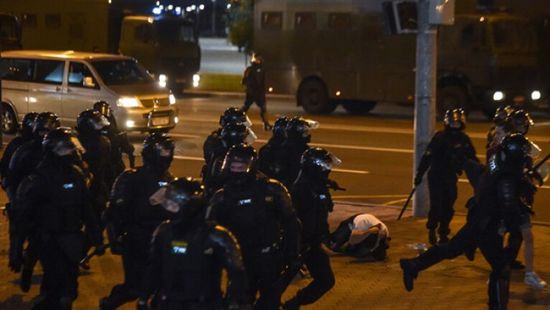 كولومبيا.. اشتباكات بين المحتجين والشرطة بسبب مقتل شخص