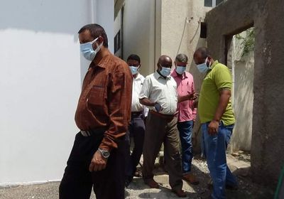 وفد "مفوضية اللاجئين" يزور مستشفى ابن خلدون في لحج