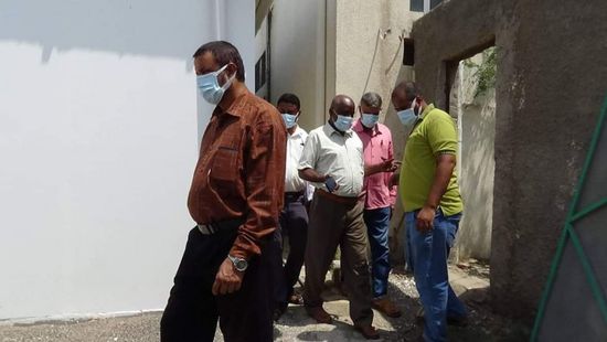 وفد "مفوضية اللاجئين" يزور مستشفى ابن خلدون في لحج