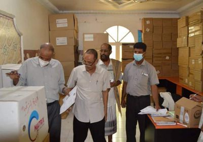 لمرافق المكلا الصحية.. "انتقالي حضرموت" يصرف حزم مستلزمات وقائية