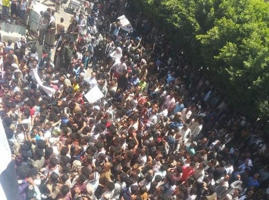 "الإمارات اليوم": "الأغبري" يفجر ثورة غضب ضد الحوثيين