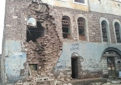 بسبب الأمطار والإهمال.. انهيار بقصر تاريخي لسلطنة الحواشب