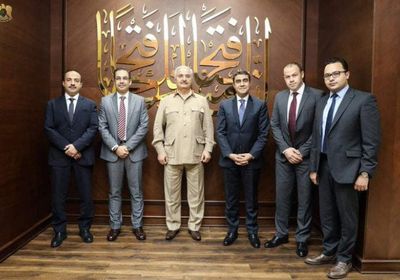 قائد الجيش الليبي يلتقي بوفد مصري لبحث موضوعات مشتركة في بنغازي