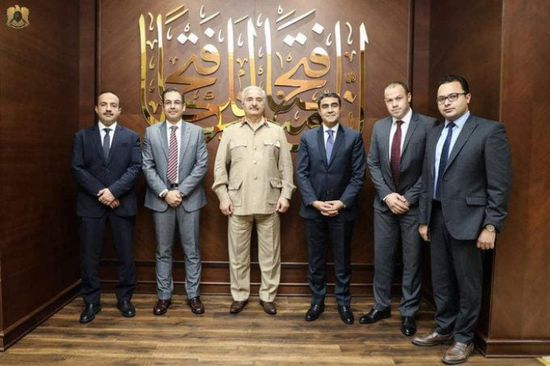 قائد الجيش الليبي يلتقي بوفد مصري لبحث موضوعات مشتركة في بنغازي