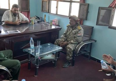 شرطة سقطرى و"الثروة السمكية" يبحثان آلية نقل سوق الأسماك