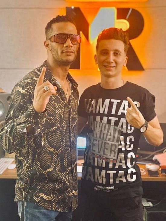 محمد رمضان يبدأ تسجيل أغنية جديدة مع فريق نجوم مصر 