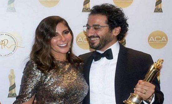 أحمد حلمي يكشف عن شرط والد منى زكي لقبوله زواجهما