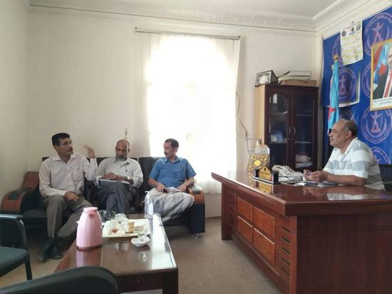 "الانتقالي" يوزع مساعدات وقائية لـ "مكافحة الإيدز"