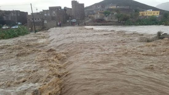 غريقان في سيول عزلة الأخمور بتعز