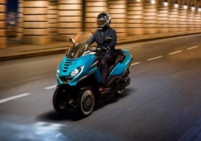 بيجو تطلق السكوتر ثلاثي العجلات Metropolis 400 بملامح تصميمية جديدة