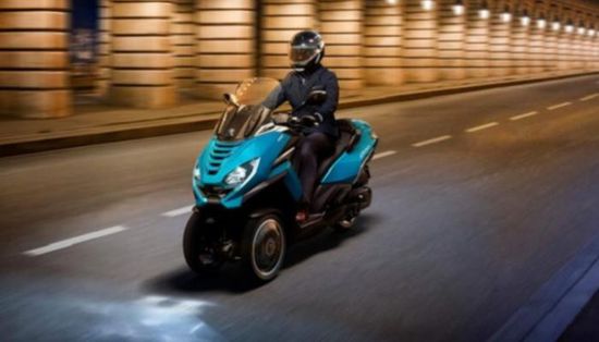 بيجو تطلق السكوتر ثلاثي العجلات Metropolis 400 بملامح تصميمية جديدة