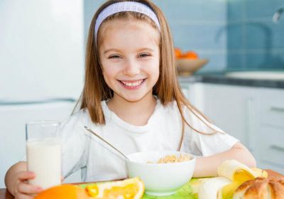 نصائح طبية بضرورة تناول الأطفال لوجبة الإفطار