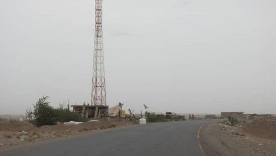 بمختلف الأسلحة.. قصف حوثي لقرى الفازة