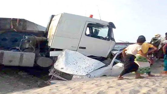 مصاب في تصادم قاطرتين بلحج