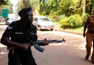 فرار 219 سجينا وبحوزتهم 15 سلاحا ناريا في أوغندا