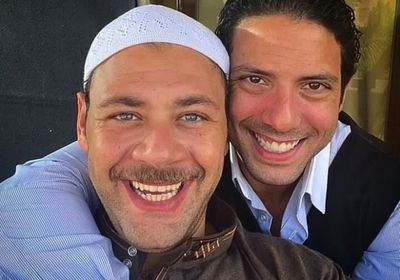 أحمد جمال سعيد مع محمد على رزق في كواليس تصوير آخر يوم لـ "قبل الأربعين"