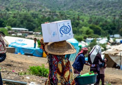 "الدولية للهجرة" تمد 53 موقع نزوح بالمياه في الحديدة