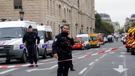 الشرطة الفرنسية تقبض على ضابط سابق بتهمة التواطؤ في جرائم ضد الإنسانية