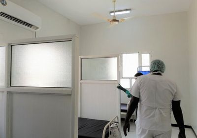 الصليب الأحمر يُحسن العزل الصحي في باجل بالحديدة