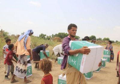 مساعدات سعودية لـ546 نازحًا بعدن