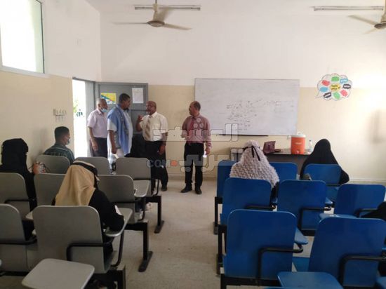 انتقالي زنجبار يتابع إجراء امتحان القبول بجامعة أبين