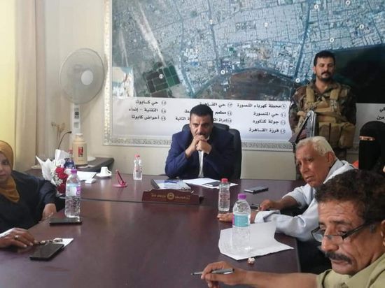 لعلاج مشكلات الصرف.. مأمور المنصورة يستدعي المكاتب التنفيذية (صور)