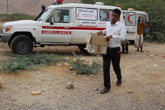 عيادات "هلال الإمارات" تستقبل 310 مرضى بأرياف المكلا