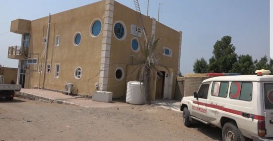جريمة حرب جديدة.. مليشيا الحوثي تقصف مستشفى الدريهمي