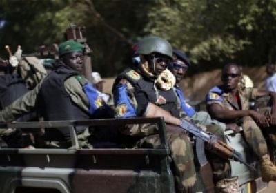 مسلحون مجهولون يعتدون على مركز شرطة في بوركينا فاسو