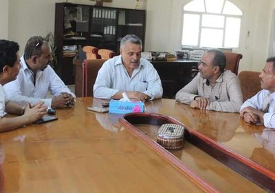 مأمور خور مكسر يطلع على مشروعات "الأشغال" المرتقبة