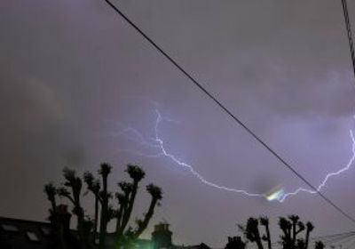 صاعقة برق تصيب 14 شخصًا في سويسرا