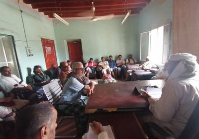 تنفيذي ردفان يبحث أزمات التعليم والكهرباء والمياه