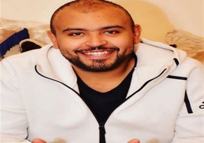 مصطفى بسيط يكشف عن صورة نادرة تجمعه بالراحل علاء ولي الدين