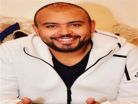 مصطفى بسيط يكشف عن صورة نادرة تجمعه بالراحل علاء ولي الدين