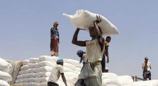 برامج الإغاثة الأممية في اليمن.. تهديدات تنذر بتفاقم المأساة