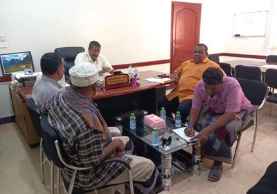 فحص مستحقي معاش المؤمن عليه بالمكلا