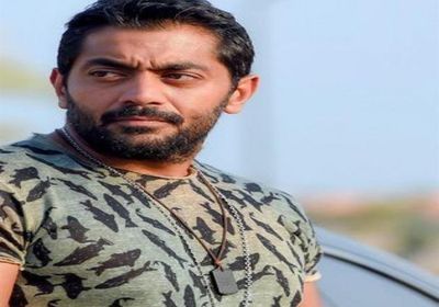 أحمد فلوكس يحتفل بالعودة لزوجته "رابيا"