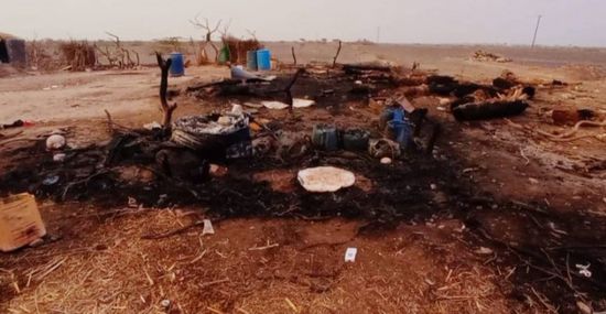 الحوثيون يحرقون منزلا في حيس بالحديدة